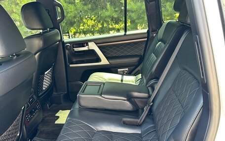 Toyota Land Cruiser 200, 2017 год, 6 790 000 рублей, 15 фотография