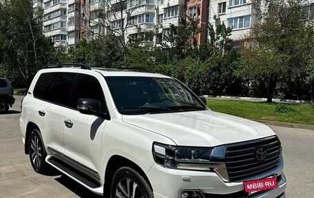 Toyota Land Cruiser 200, 2017 год, 6 790 000 рублей, 2 фотография