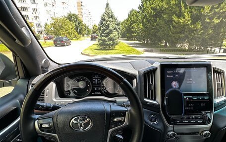Toyota Land Cruiser 200, 2017 год, 6 790 000 рублей, 16 фотография