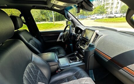 Toyota Land Cruiser 200, 2017 год, 6 790 000 рублей, 22 фотография