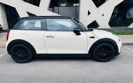 MINI Hatch, 2017 год, 1 830 000 рублей, 3 фотография