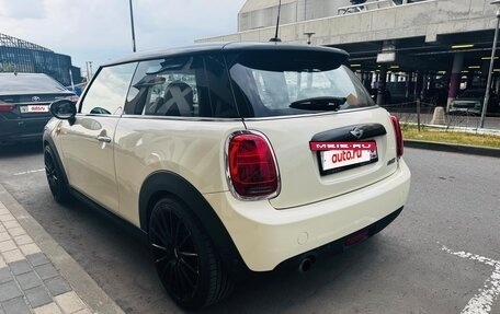 MINI Hatch, 2017 год, 1 830 000 рублей, 5 фотография