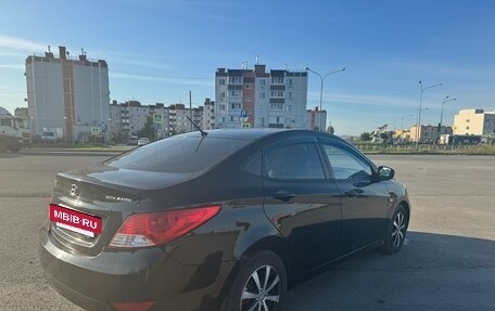 Hyundai Solaris II рестайлинг, 2013 год, 580 000 рублей, 3 фотография