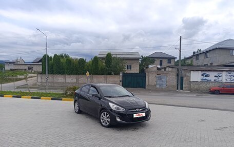 Hyundai Solaris II рестайлинг, 2013 год, 890 000 рублей, 2 фотография