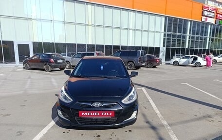 Hyundai Solaris II рестайлинг, 2013 год, 890 000 рублей, 5 фотография