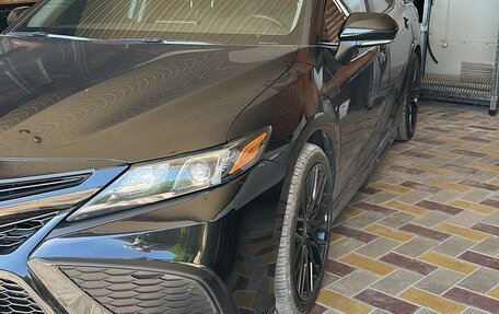 Toyota Camry, 2021 год, 2 350 000 рублей, 3 фотография