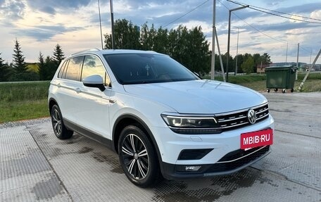 Volkswagen Tiguan II, 2017 год, 2 150 000 рублей, 2 фотография