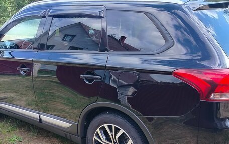 Mitsubishi Outlander III рестайлинг 3, 2020 год, 2 500 000 рублей, 2 фотография