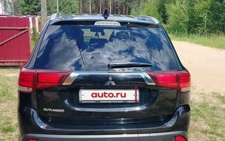 Mitsubishi Outlander III рестайлинг 3, 2020 год, 2 500 000 рублей, 3 фотография