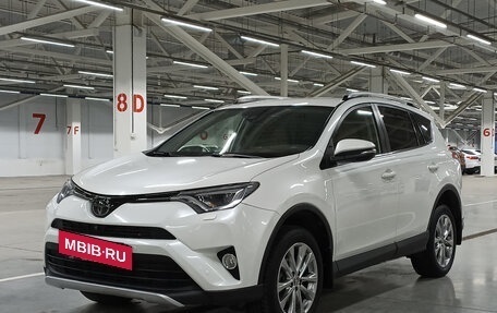 Toyota RAV4, 2016 год, 2 397 000 рублей, 5 фотография