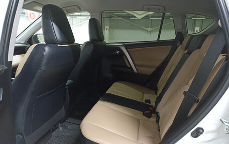 Toyota RAV4, 2016 год, 2 397 000 рублей, 16 фотография