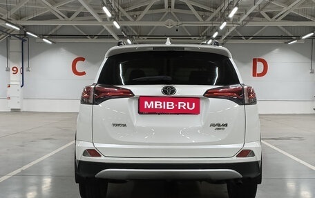 Toyota RAV4, 2016 год, 2 397 000 рублей, 10 фотография