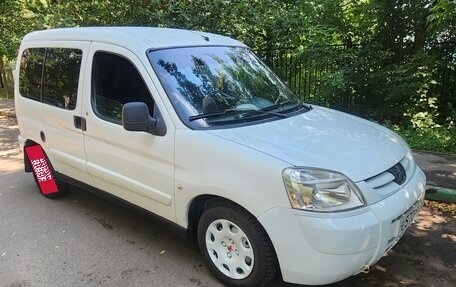 Peugeot Partner II рестайлинг 2, 2011 год, 380 000 рублей, 2 фотография