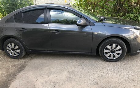 Chevrolet Cruze II, 2009 год, 600 000 рублей, 3 фотография