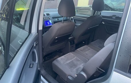 Volkswagen Touran III, 2011 год, 1 000 000 рублей, 7 фотография