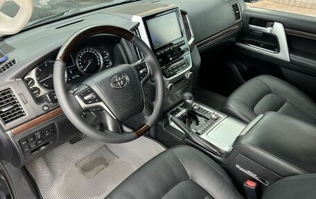 Toyota Land Cruiser 200, 2020 год, 7 290 000 рублей, 8 фотография