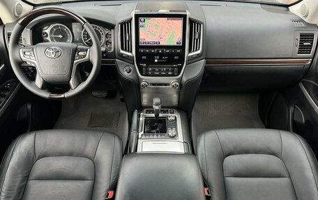 Toyota Land Cruiser 200, 2020 год, 7 290 000 рублей, 10 фотография