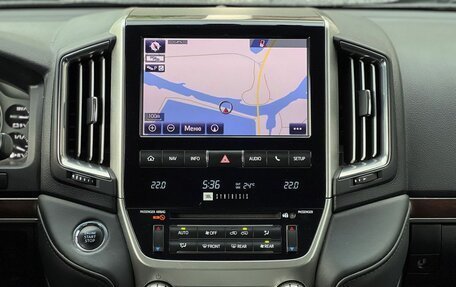 Toyota Land Cruiser 200, 2020 год, 7 290 000 рублей, 20 фотография