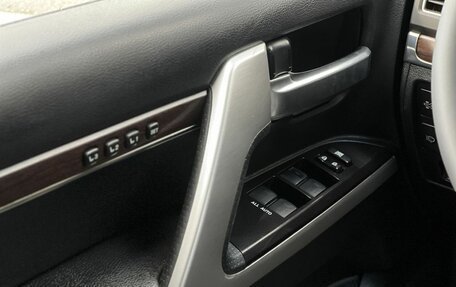 Toyota Land Cruiser 200, 2020 год, 7 290 000 рублей, 32 фотография
