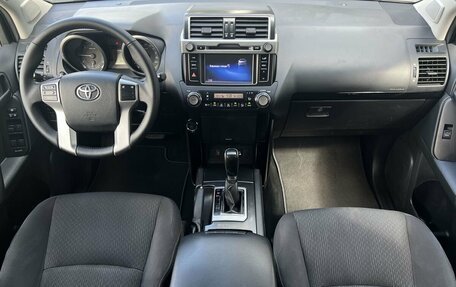 Toyota Land Cruiser Prado 150 рестайлинг 2, 2015 год, 3 790 000 рублей, 10 фотография