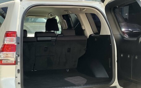 Toyota Land Cruiser Prado 150 рестайлинг 2, 2015 год, 3 790 000 рублей, 33 фотография