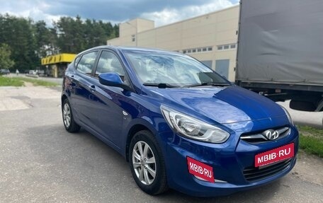 Hyundai Solaris II рестайлинг, 2012 год, 930 000 рублей, 2 фотография