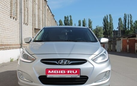 Hyundai Solaris II рестайлинг, 2013 год, 860 000 рублей, 2 фотография