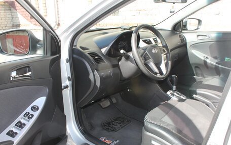 Hyundai Solaris II рестайлинг, 2013 год, 860 000 рублей, 9 фотография