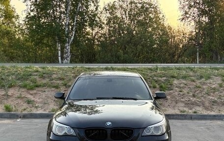 BMW 5 серия, 2005 год, 810 000 рублей, 13 фотография