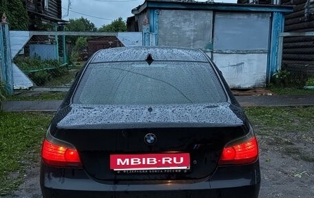 BMW 5 серия, 2005 год, 810 000 рублей, 10 фотография