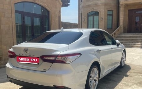 Toyota Camry, 2019 год, 2 850 000 рублей, 2 фотография
