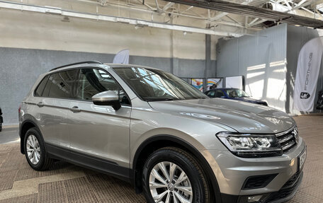Volkswagen Tiguan II, 2020 год, 2 300 000 рублей, 3 фотография
