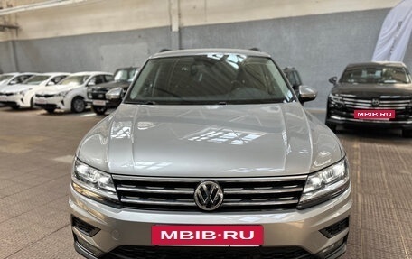Volkswagen Tiguan II, 2020 год, 2 300 000 рублей, 2 фотография