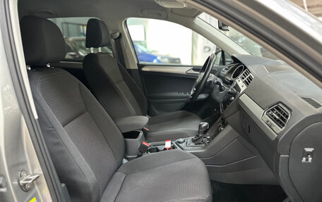 Volkswagen Tiguan II, 2020 год, 2 300 000 рублей, 14 фотография