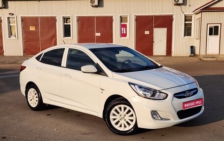 Hyundai Solaris II рестайлинг, 2013 год, 820 000 рублей, 1 фотография