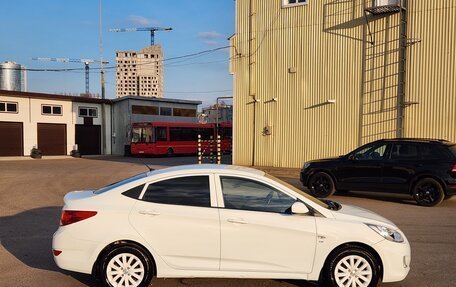 Hyundai Solaris II рестайлинг, 2013 год, 820 000 рублей, 2 фотография