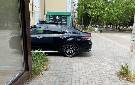 Toyota Camry, 2023 год, 3 500 000 рублей, 2 фотография