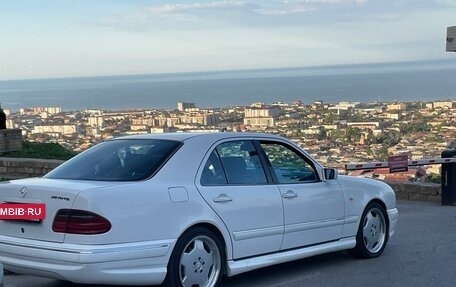 Mercedes-Benz E-Класс, 1998 год, 780 000 рублей, 3 фотография