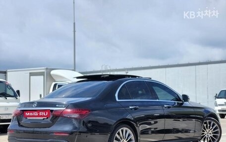 Mercedes-Benz E-Класс, 2021 год, 3 025 000 рублей, 2 фотография