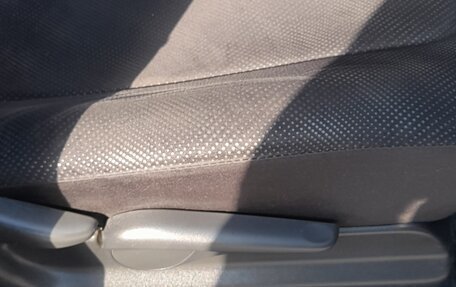 Toyota Ractis I, 2005 год, 585 000 рублей, 10 фотография