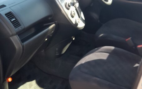 Toyota Ractis I, 2005 год, 585 000 рублей, 7 фотография