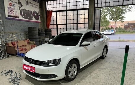 Volkswagen Jetta VI, 2014 год, 1 050 000 рублей, 2 фотография
