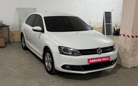 Volkswagen Jetta VI, 2014 год, 1 050 000 рублей, 4 фотография