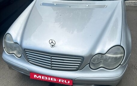 Mercedes-Benz C-Класс, 2005 год, 600 000 рублей, 2 фотография