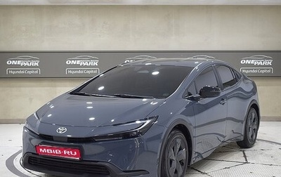 Toyota Prius IV XW50, 2024 год, 3 950 000 рублей, 1 фотография