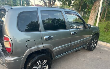 Chevrolet Niva I рестайлинг, 2004 год, 380 000 рублей, 3 фотография