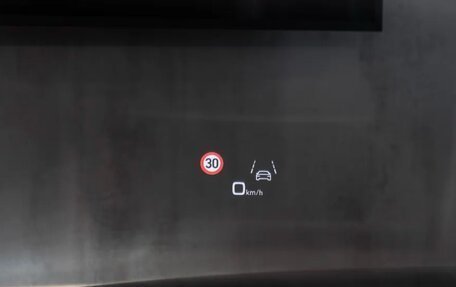 Audi A8, 2025 год, 21 000 000 рублей, 15 фотография