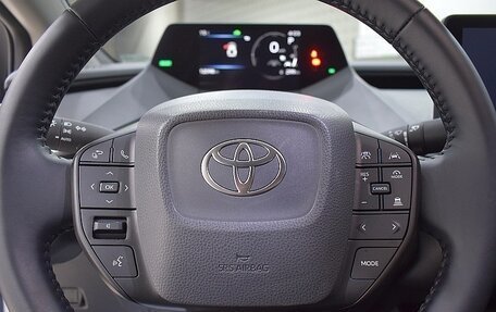 Toyota Prius IV XW50, 2024 год, 3 950 000 рублей, 6 фотография