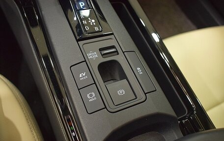 Toyota Prius IV XW50, 2024 год, 3 950 000 рублей, 18 фотография