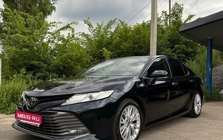 Toyota Camry, 2019 год, 3 150 000 рублей, 1 фотография